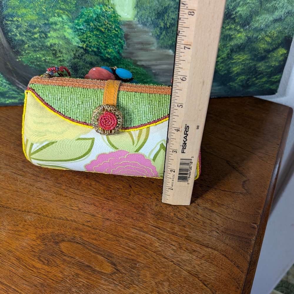 Mary Frances beaded Purse With Duster - Picture 11 of 15